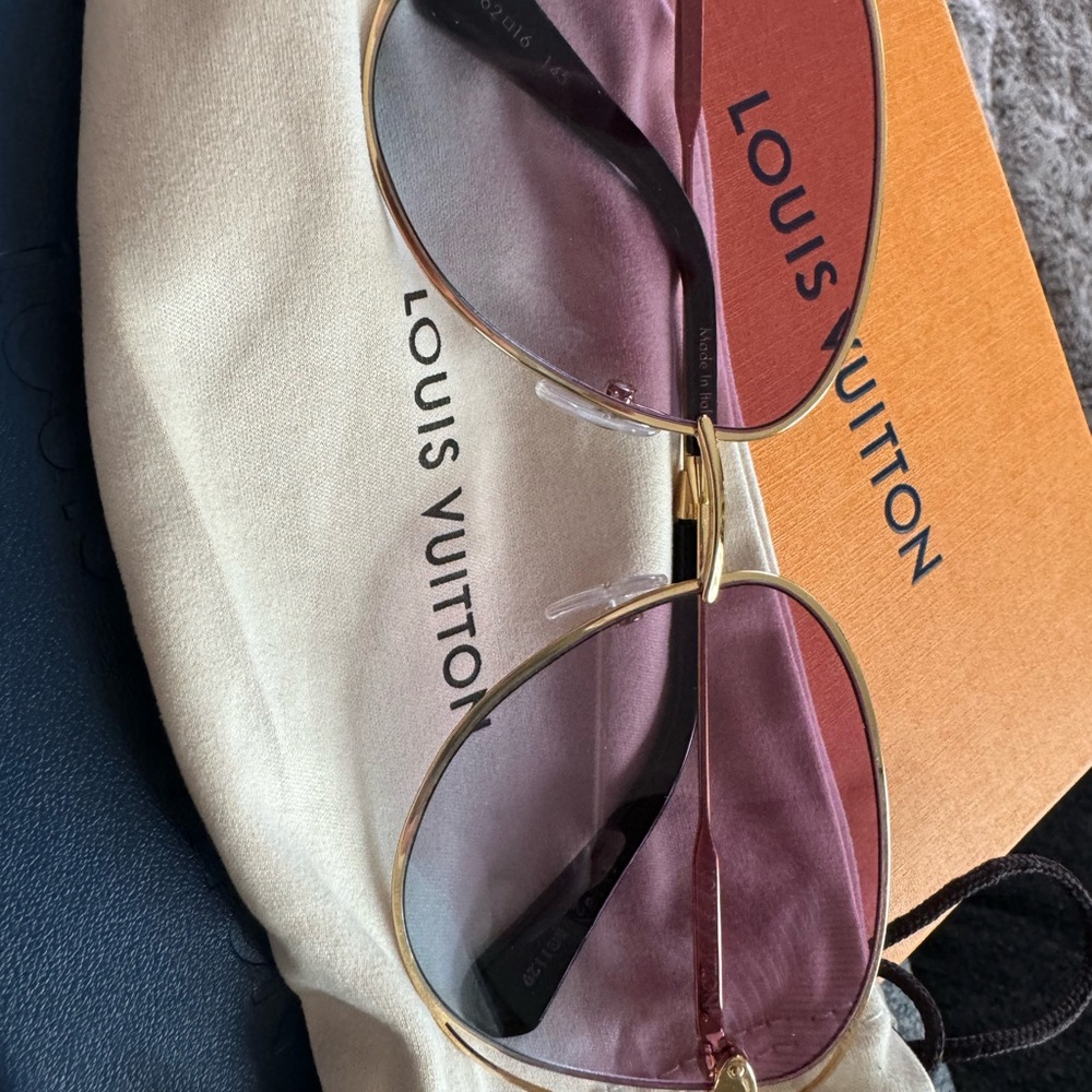 Louis Vuitton sunglasses - Picture 5 of 9